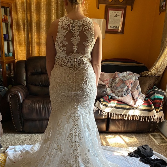 Madison James Wedding Gown - Picture 5 of 10